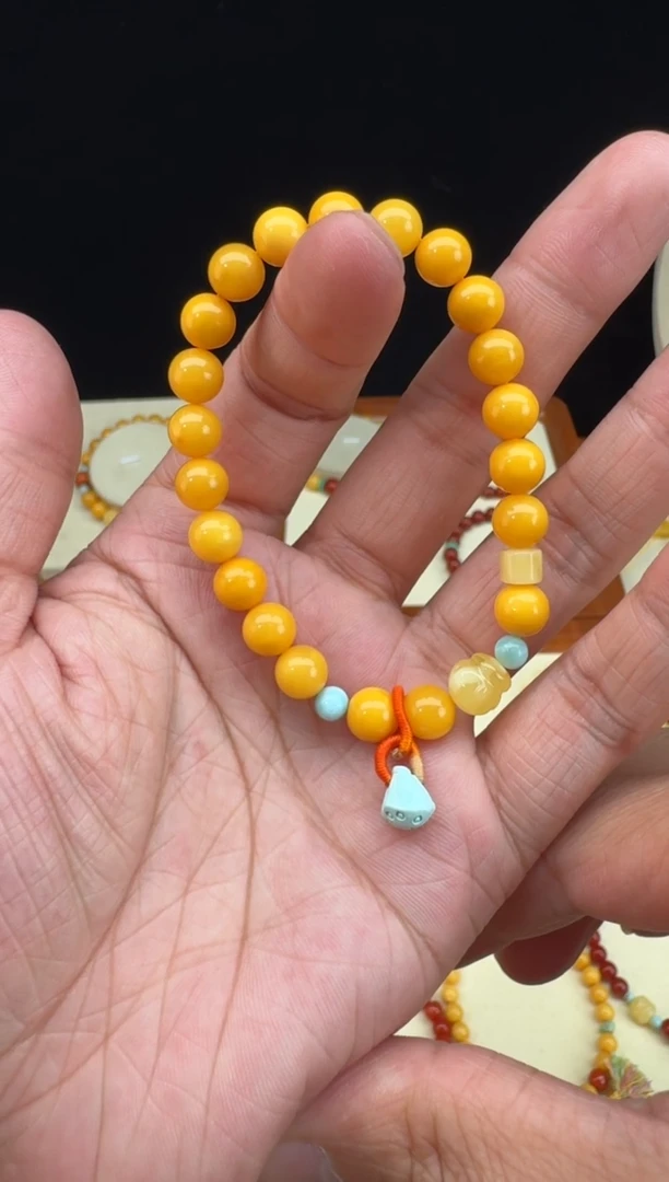 【闪购商品】蜜蜡手链未镶嵌鸡油黄