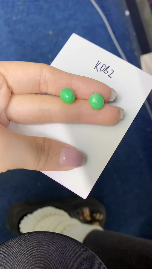 颈饰18K金镶嵌翡翠缅甸天然翡翠A货