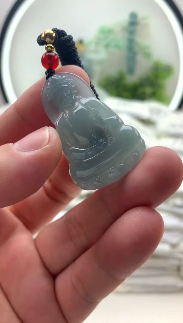 翡翠未镶嵌颈饰小素衣