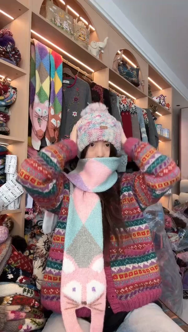 羊毛白粉翻边帽