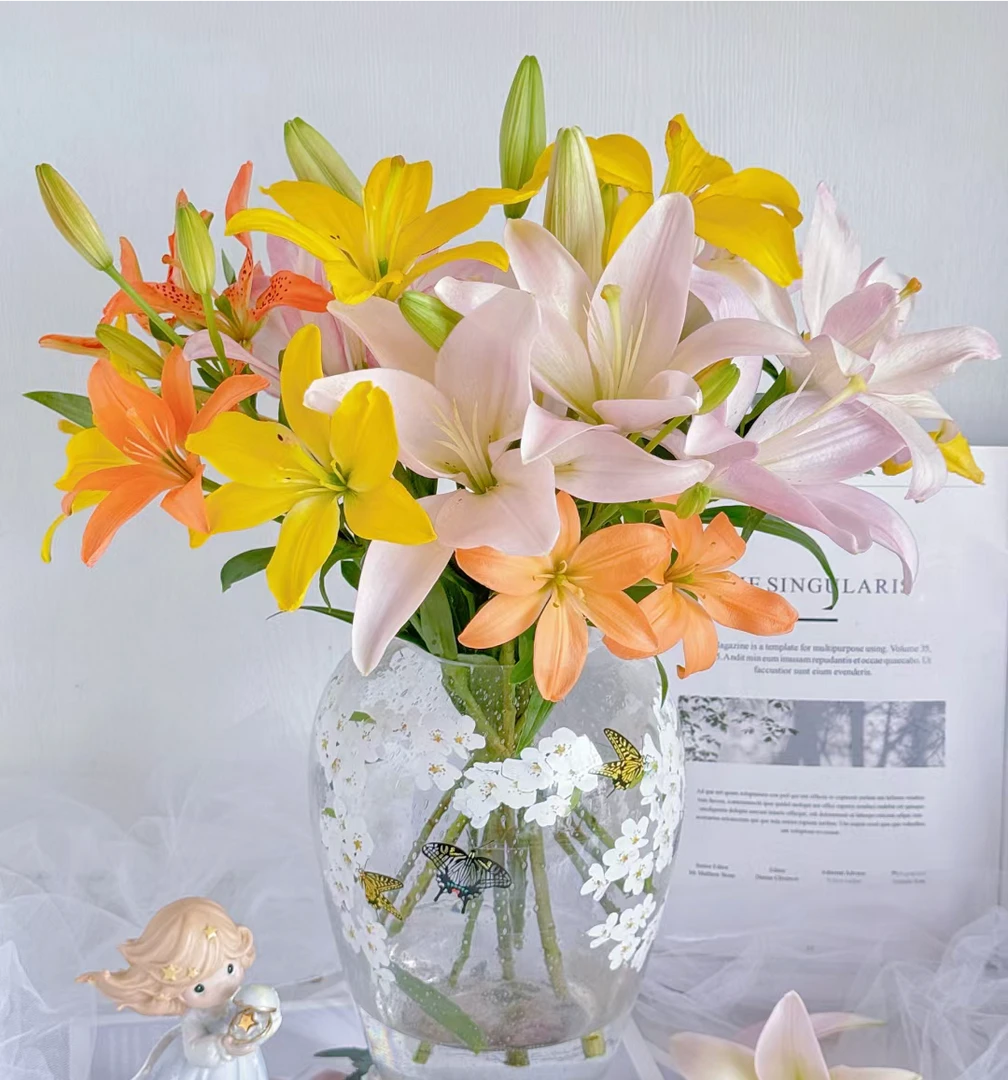 瑕疵，香水百合【颜色随机】  鲜花满两单顺丰冷链包邮到家