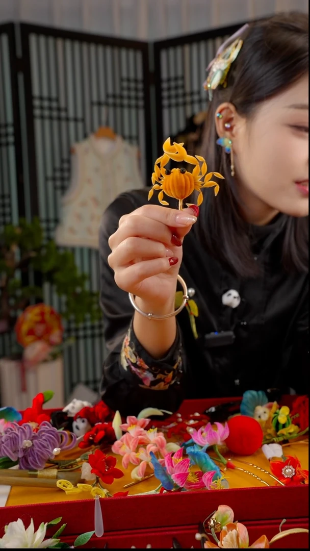 刺绣非遗绒花手工饰品