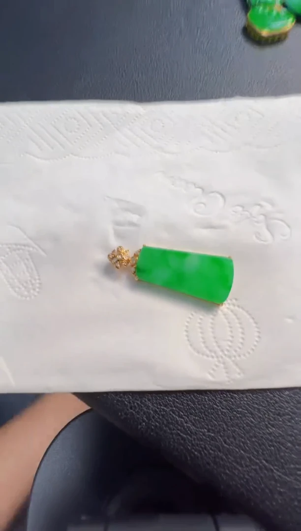 吊坠(不含链)18K金镶嵌翡翠晚*安3600