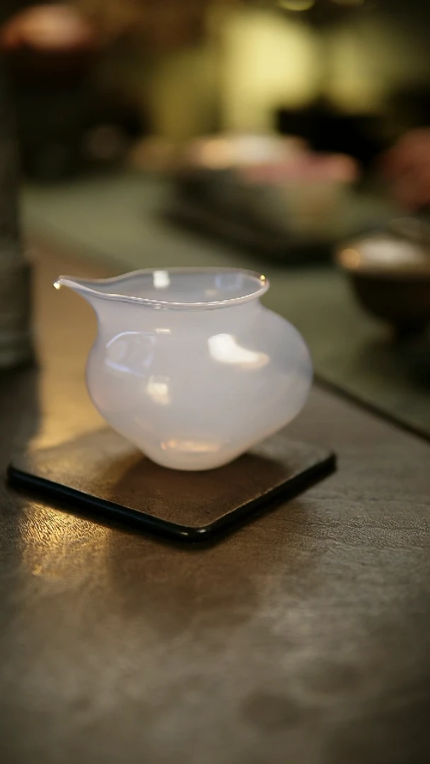 阿眠      飞鸟粉色公道杯