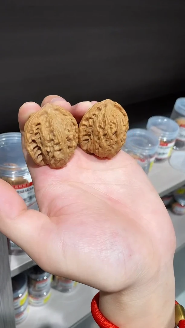 桃核把件微修鸭蛋虎头38左右