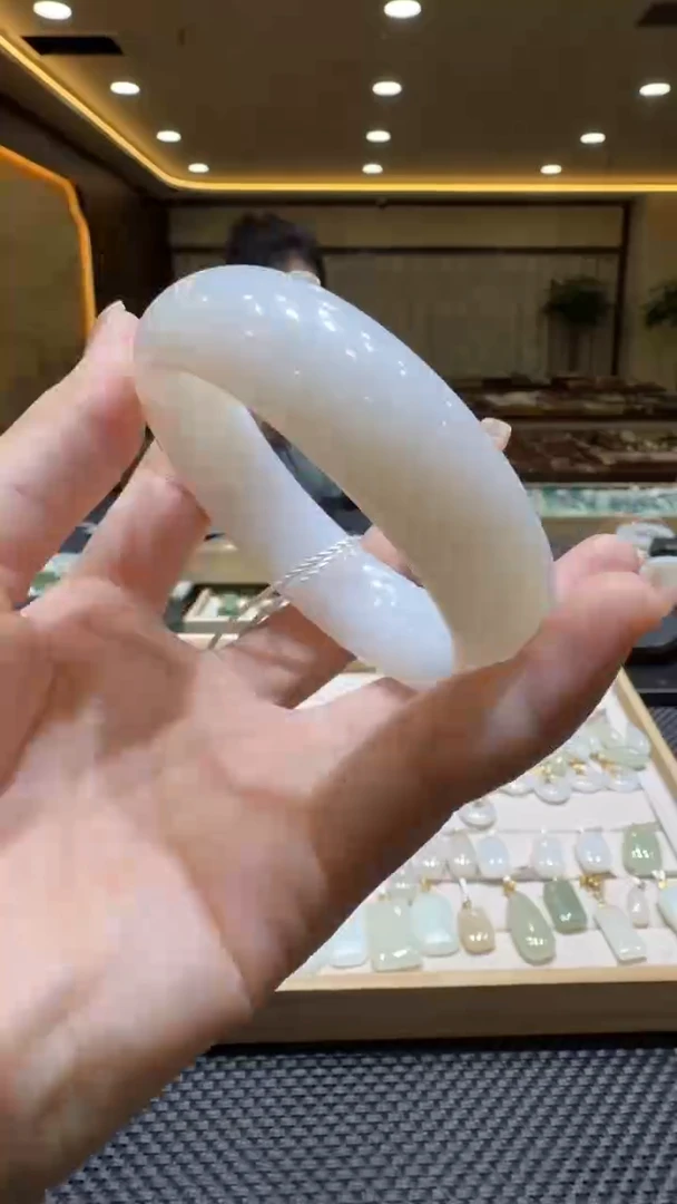 颈饰未镶嵌和田玉手镯58