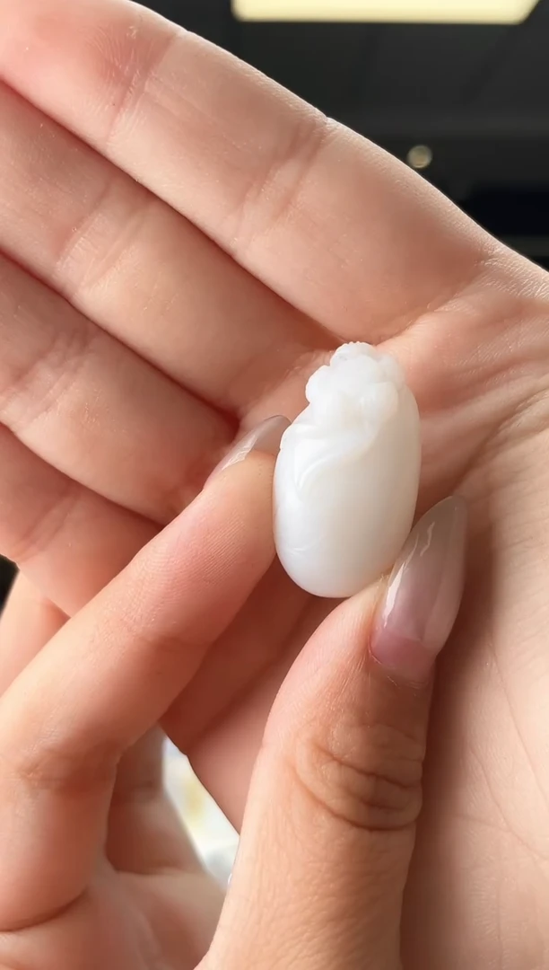 颈饰未镶嵌和田玉花牌 无