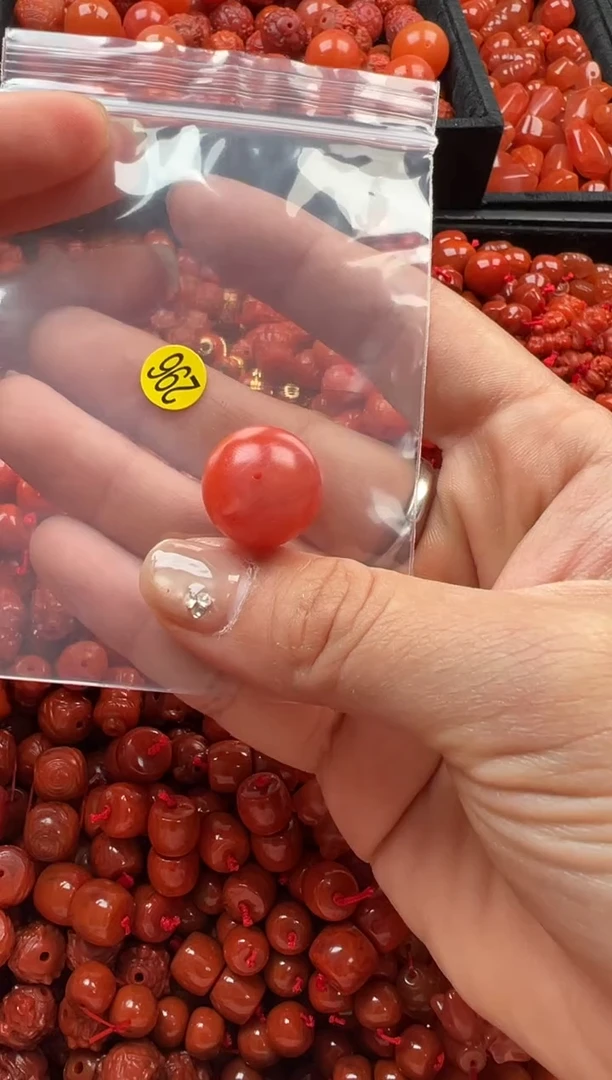 【闪购商品】南红玛瑙颈饰未镶嵌1