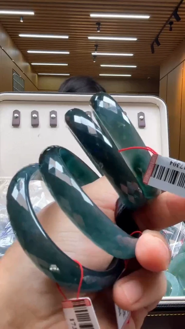 翡翠未镶嵌手镯多样性发货（只发一件）x101