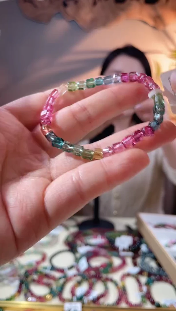 【闪购商品】碧玺手链未镶嵌单圈手链随行