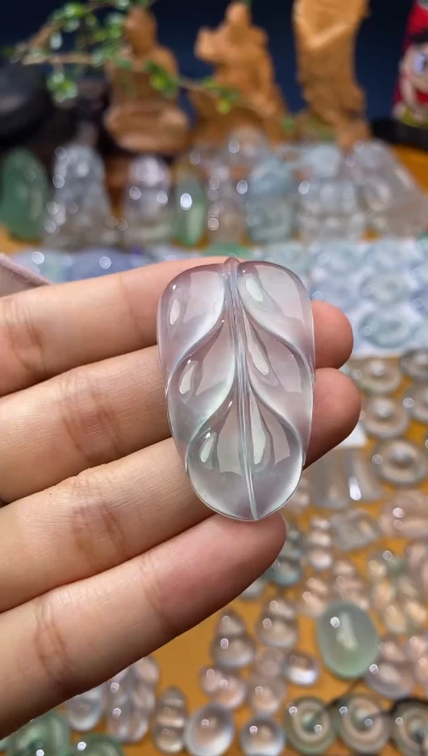 翡翠未镶嵌颈饰叶子44*25.7*5.1