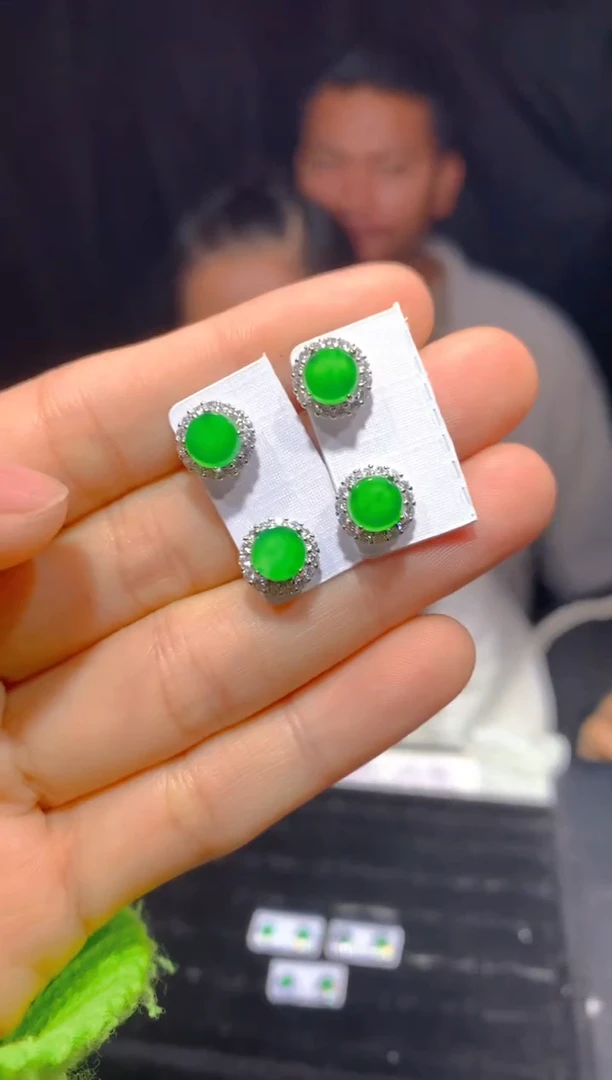 【闪购商品】定制翡翠未镶嵌25多样性发货（发其一）