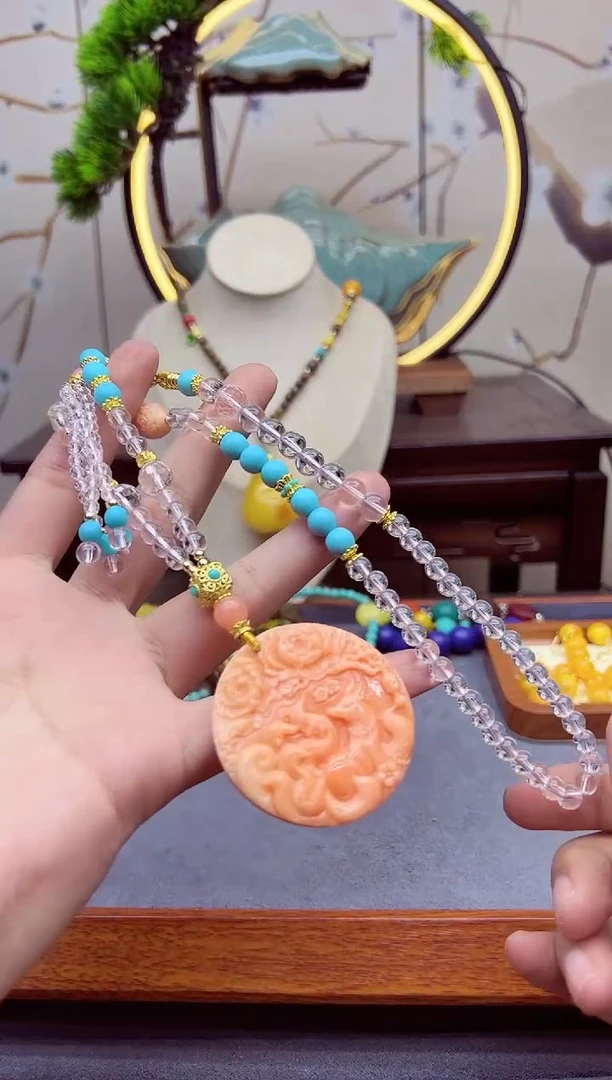 【闪购商品】水晶颈饰14K金镶嵌x334```