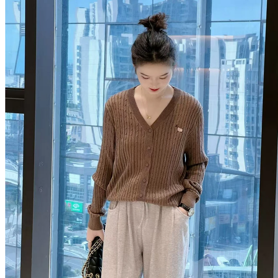 普拉那  577 复古麻花V领刺绣针织开衫女宽松显瘦长袖毛衣女
