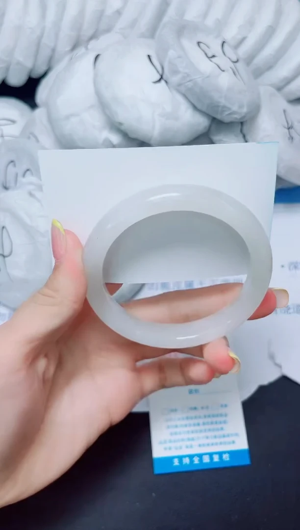 石英质玉手镯未镶嵌269/55.4