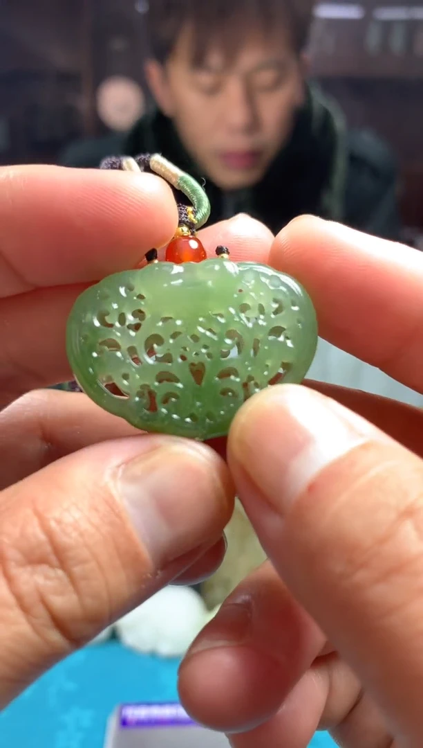 颈饰未镶嵌和田玉拍一发一