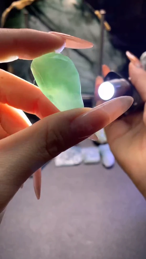 颈饰未镶嵌翡翠天然缅甸翡翠A货