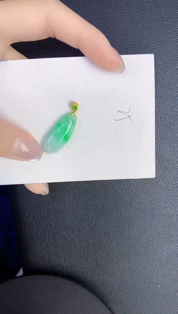 颈饰未镶嵌翡翠缅甸天然翡翠A货