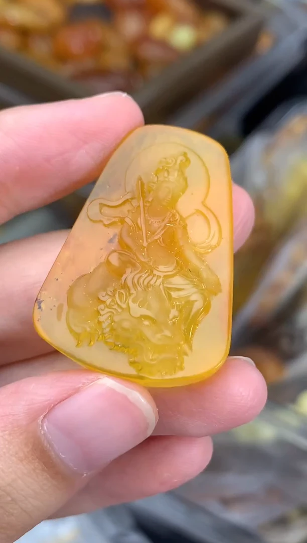 蜜蜡未镶嵌珠宝奇石92