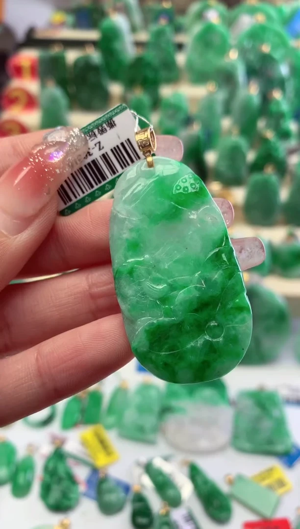 【闪购商品】翡翠颈饰18K金镶嵌挂件