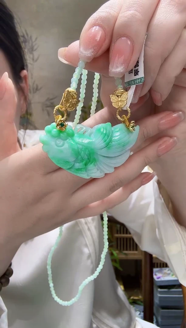 翡翠未镶嵌颈饰吊坠
