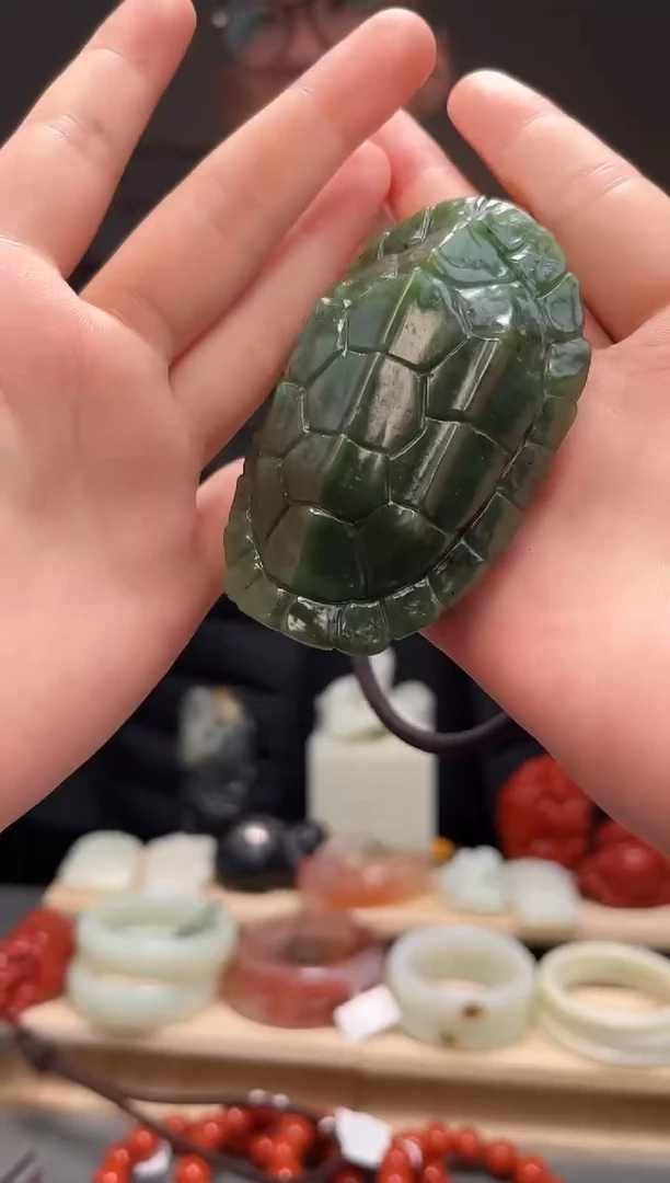 颈饰未镶嵌和田玉手把件