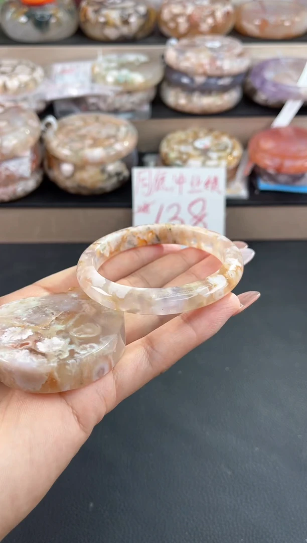 未镶嵌手镯石英质玉52