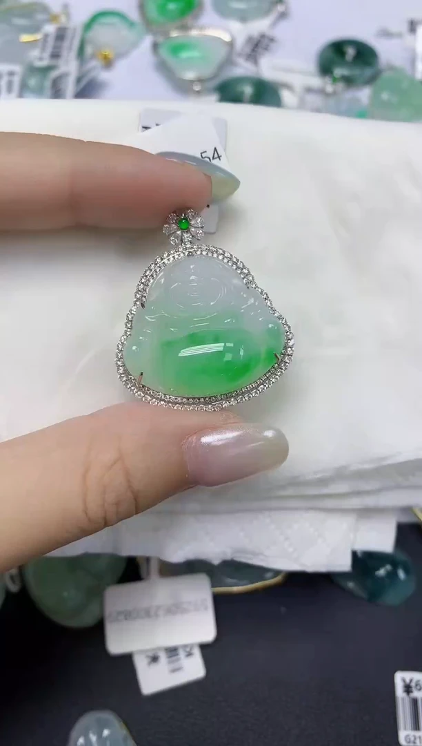 翡翠18K金镶嵌颈饰天然缅甸翡翠A货