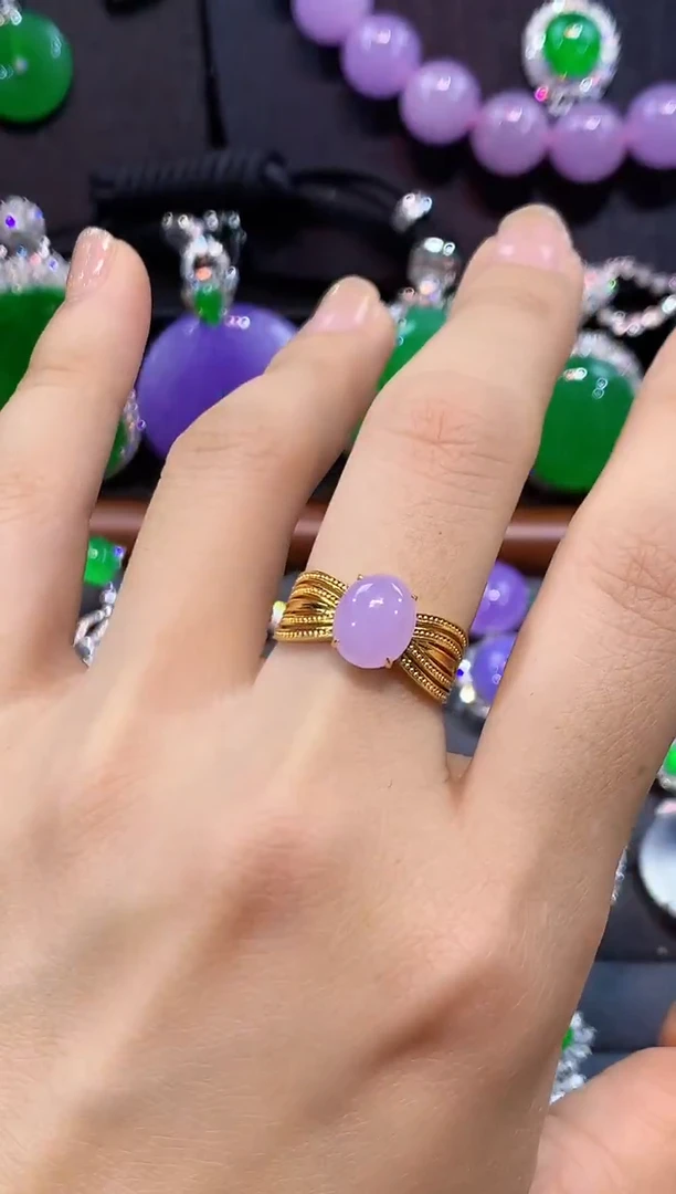 18K金镶嵌戒指翡翠戒指