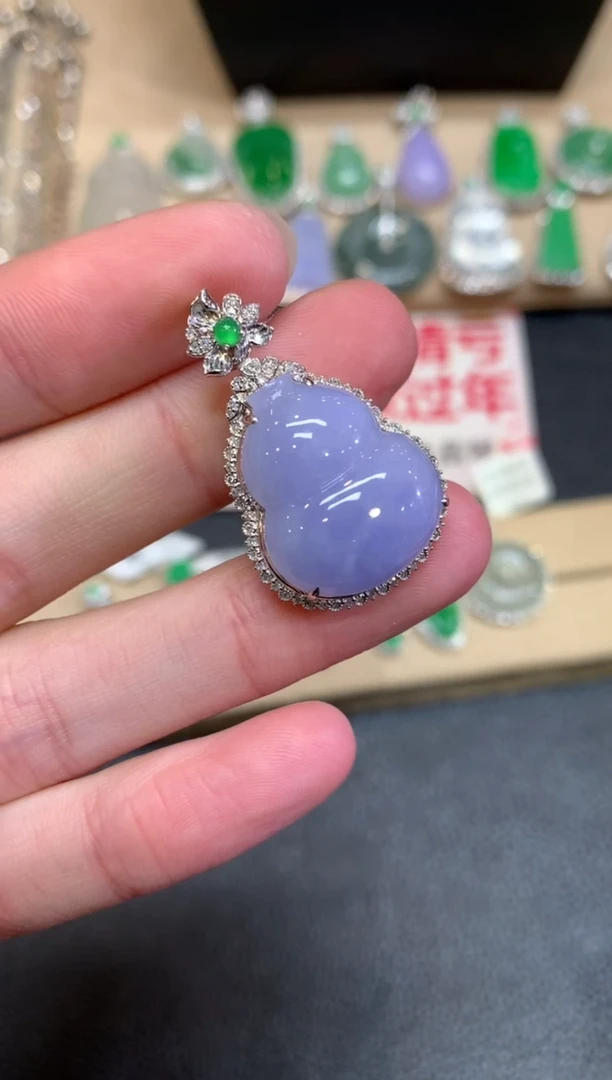 【闪购商品】翡翠颈饰18K金镶嵌葫芦【无服务费】