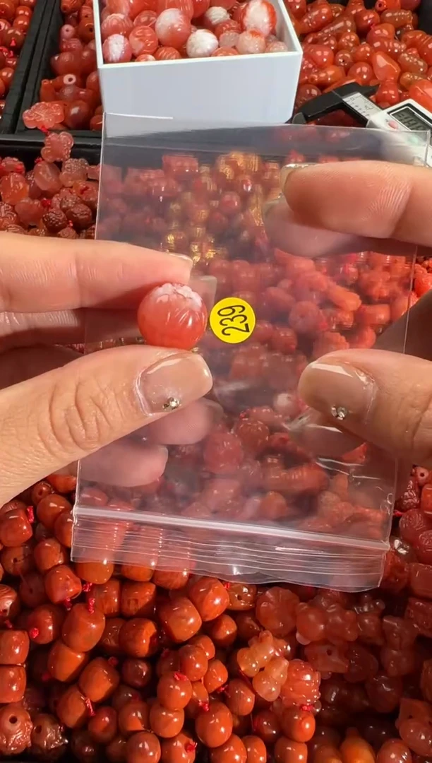 【闪购商品】南红玛瑙颈饰未镶嵌1