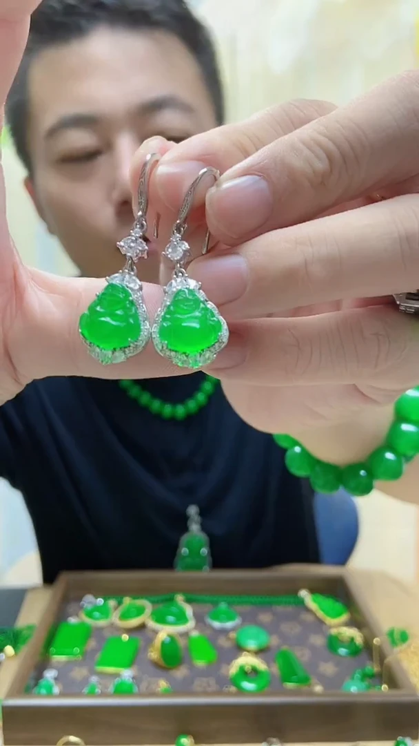 银S925镶嵌翡翠耳饰翡翠耳钩