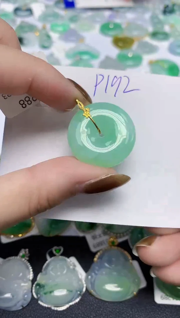 颈饰18K金镶嵌翡翠天然缅甸翡翠A货翡翠百元以上9元证书费自理