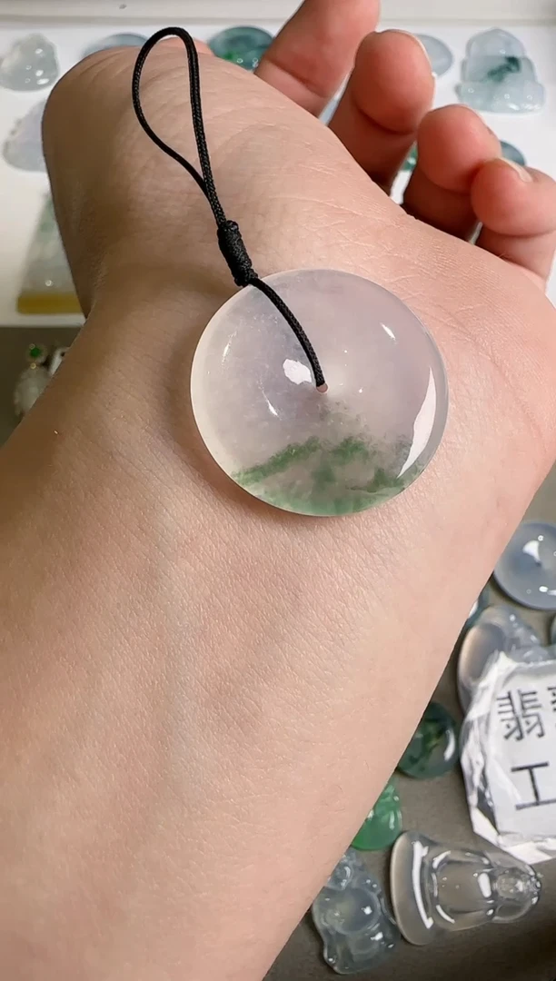 吊坠(不含链)未镶嵌翡翠.