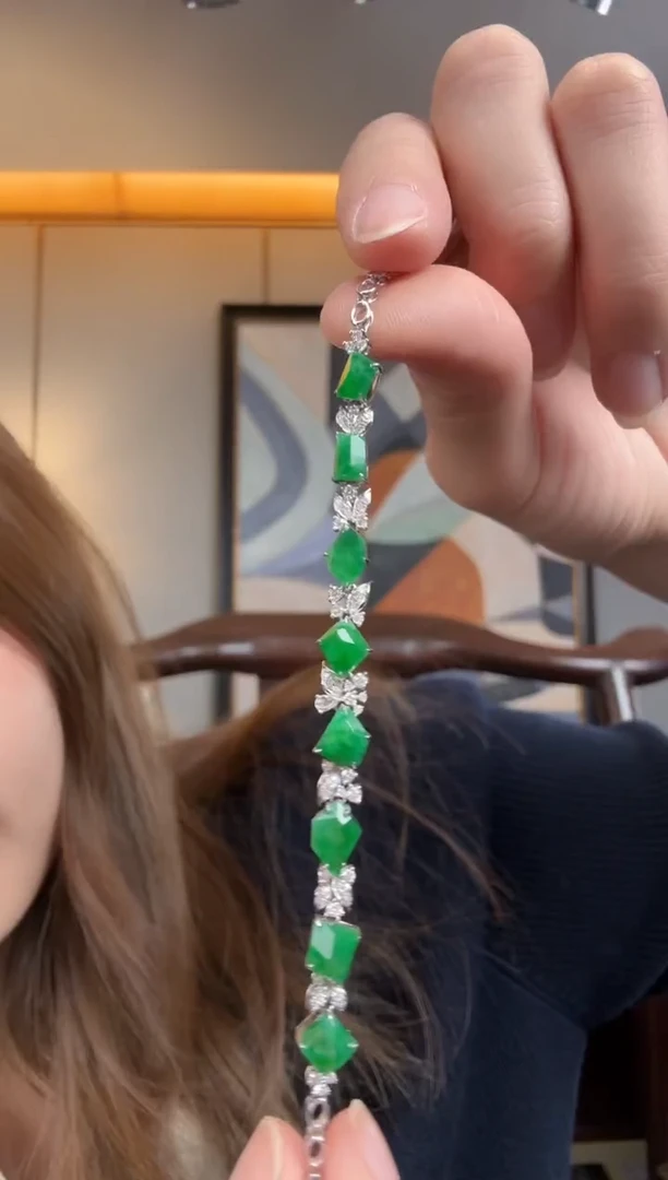 18K金镶嵌手链翡翠633随形一条