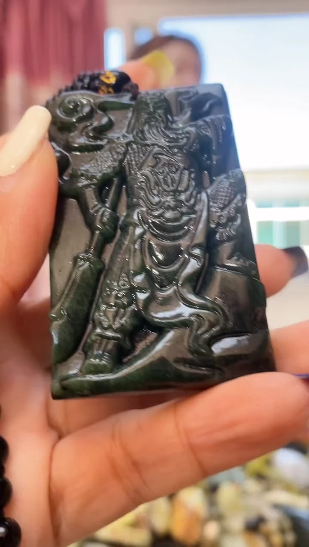 未镶嵌岫玉吊坠