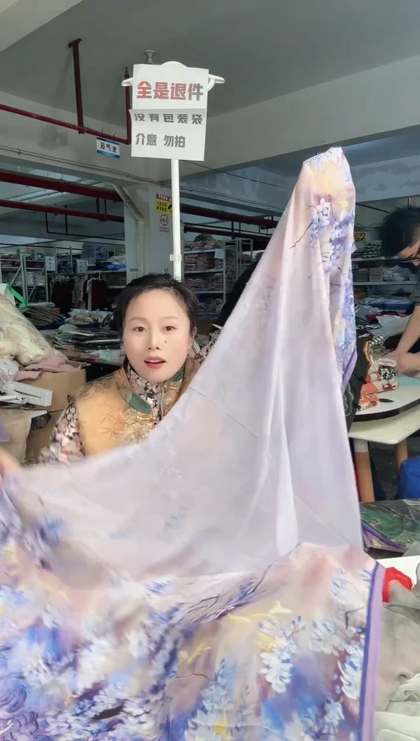 棉麻33秋冬保暖新款方巾时尚百搭围巾丝巾高级大气洋气围脖披肩