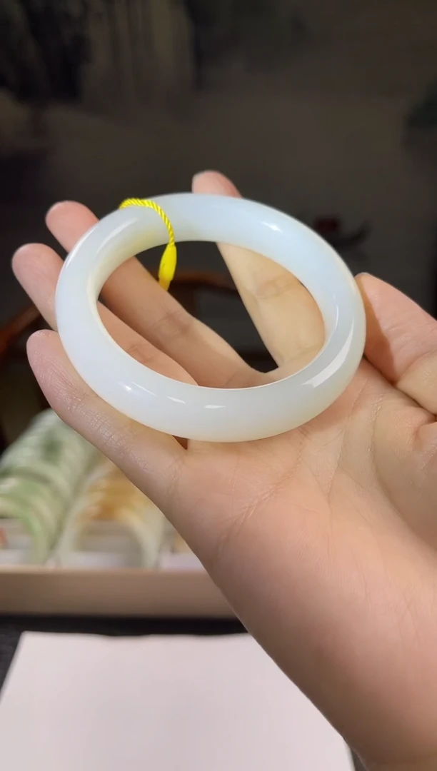 未镶嵌手镯和田玉57圈口6516