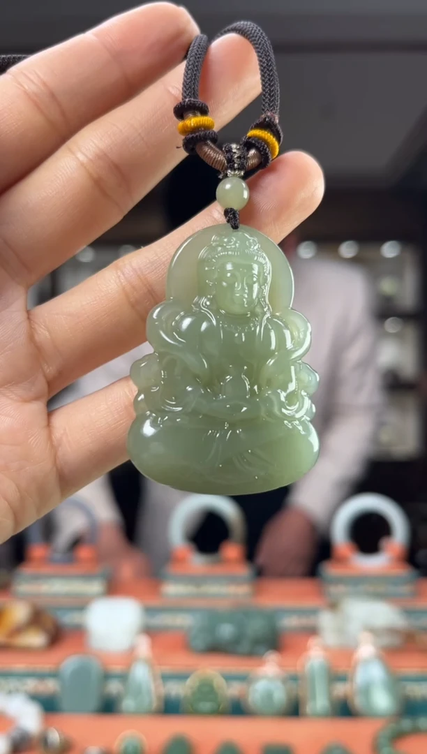 颈饰未镶嵌和田玉佩佩