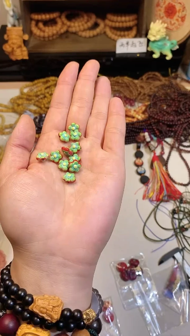 【闪购商品】查罗石颈饰未镶嵌小花花帝王砂拍1发2