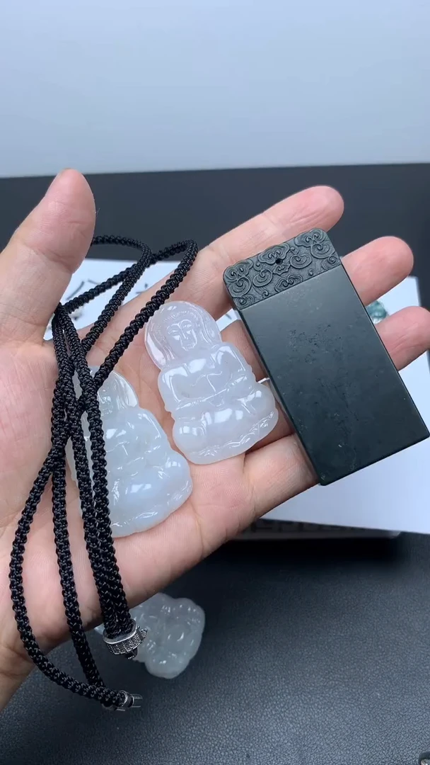 颈饰未镶嵌翡翠观音