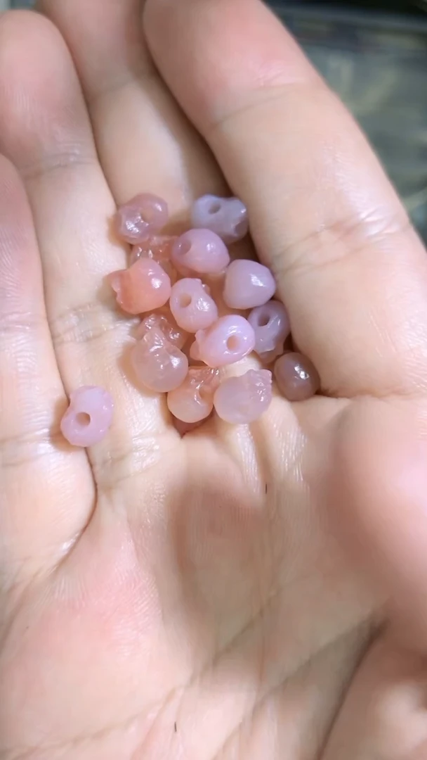 玛瑙/玉髓颈饰未镶嵌半透1 粉糯小班额骷髅多样性发货发其一