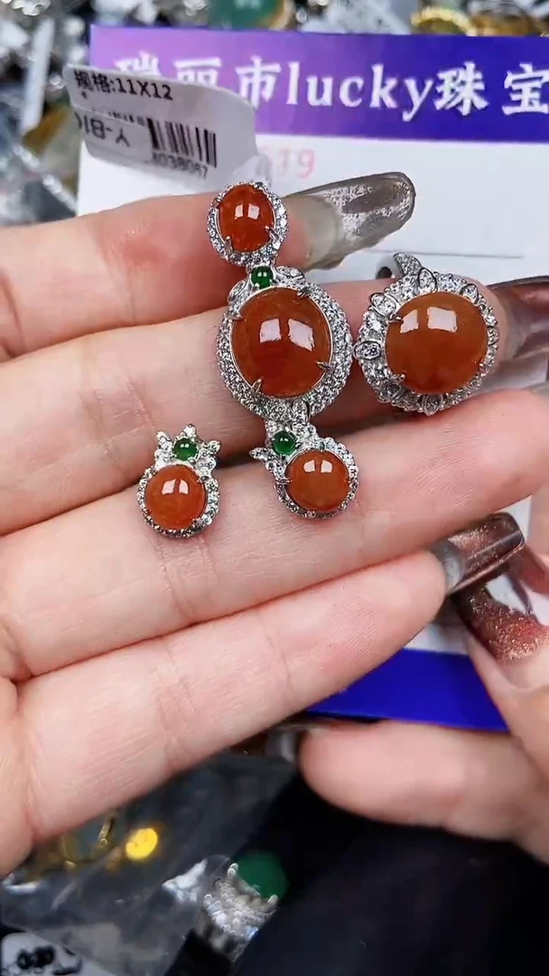 颈饰银S925镶嵌翡翠2019