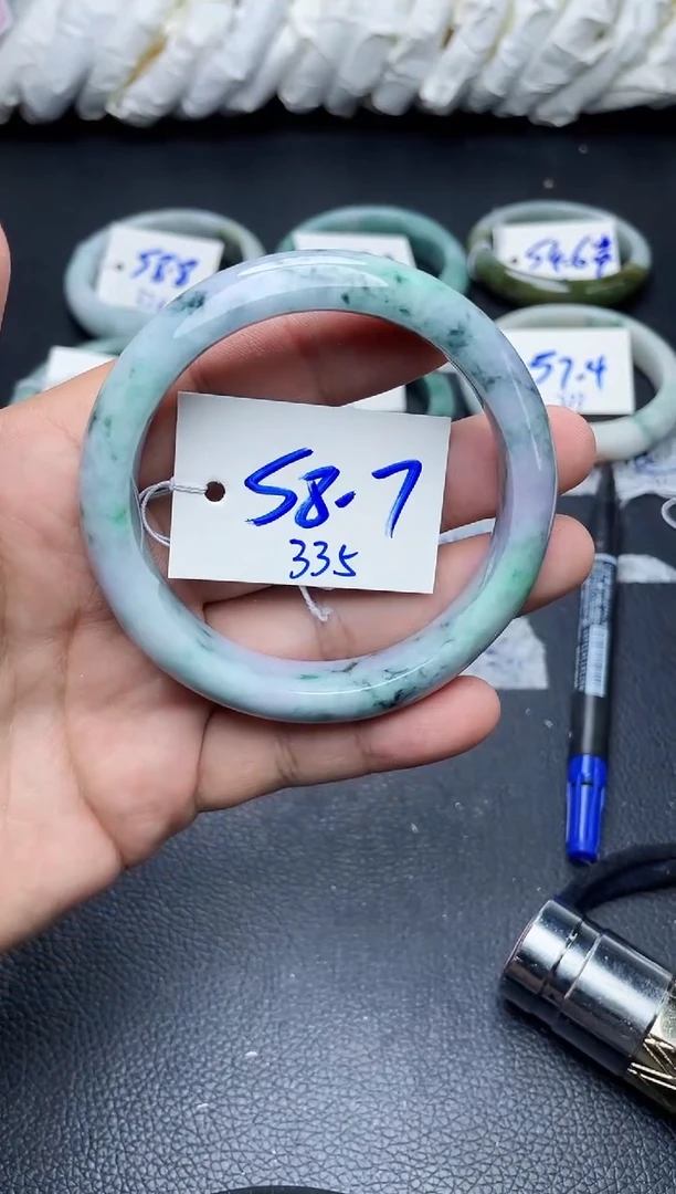 未镶嵌手镯翡翠335