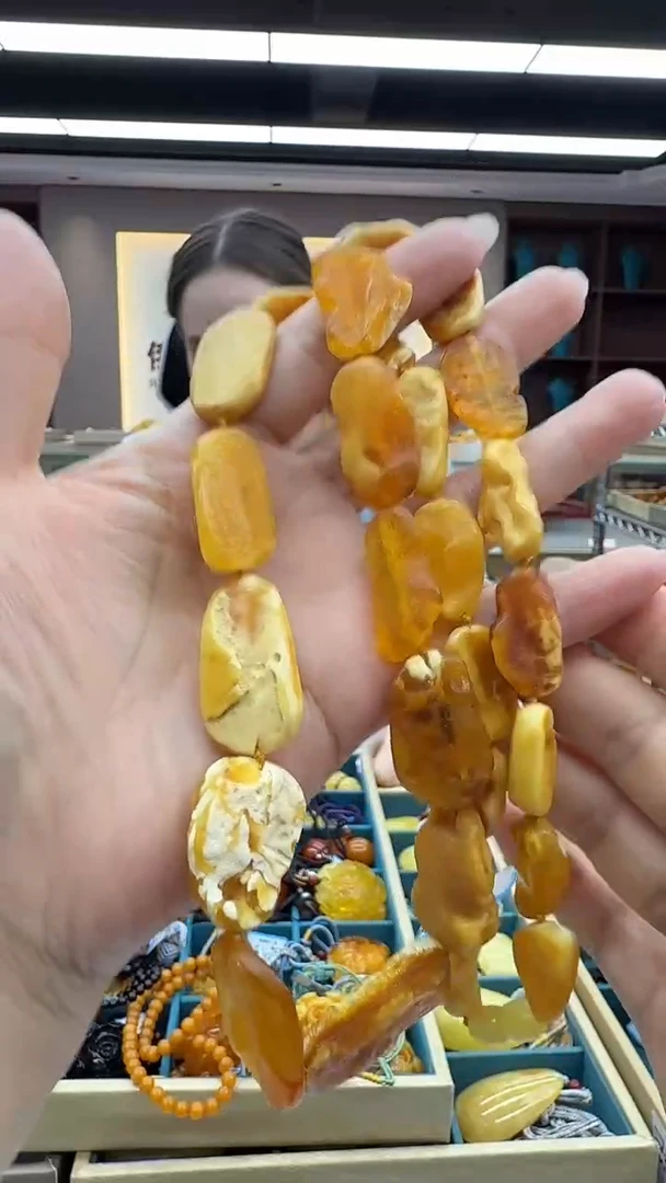 琥珀颈饰未镶嵌81秒拍号 假一罚三