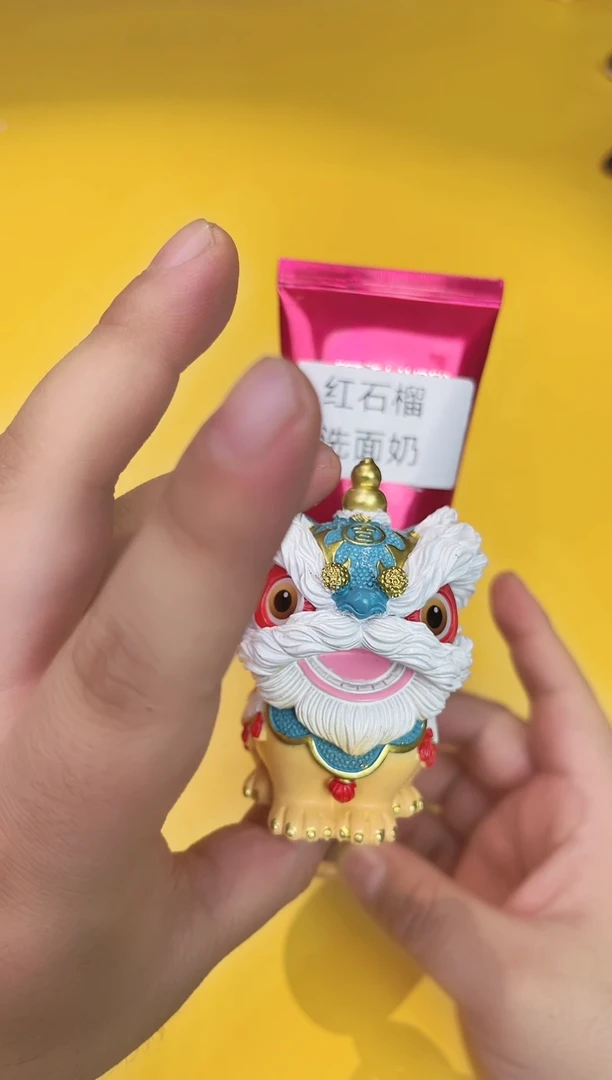 瓷片红石榴