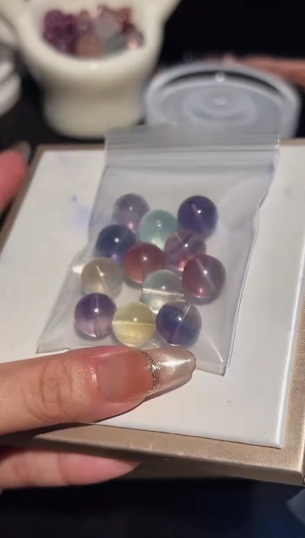 圆珠未镶嵌萤石跪***王多样性发其一