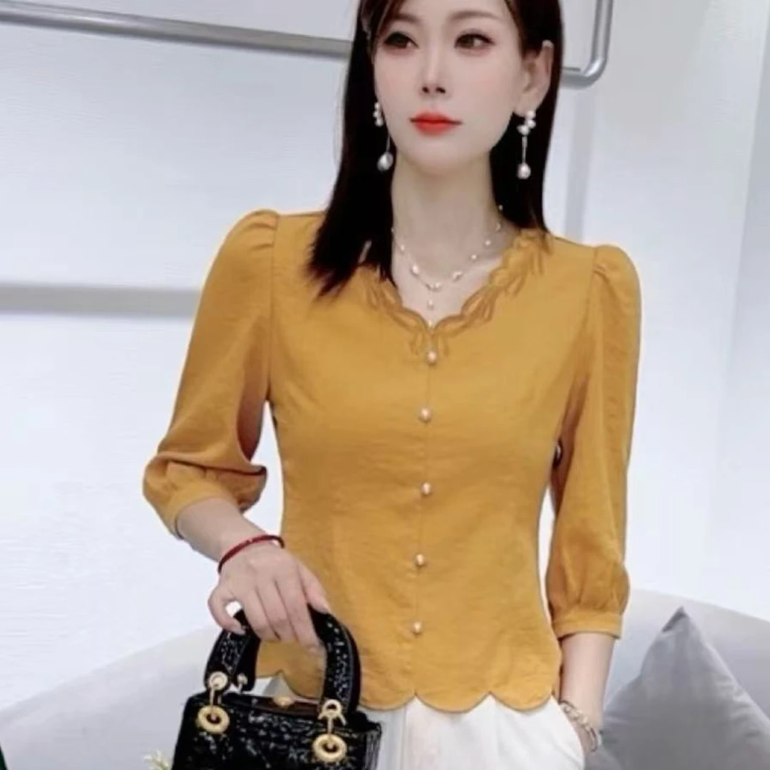 时尚蕾丝花边V领衬衫女2025早秋新款洋气漂亮设计感洋气小衫上衣