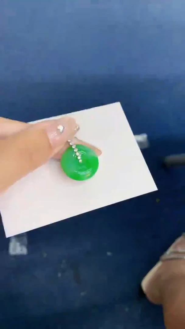 翡翠18K金镶嵌吊坠(不含链)1