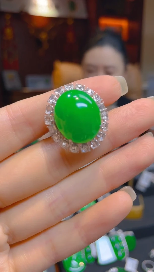 翡翠戒指18K金镶嵌天然A货翡翠蛋面戒指/131342